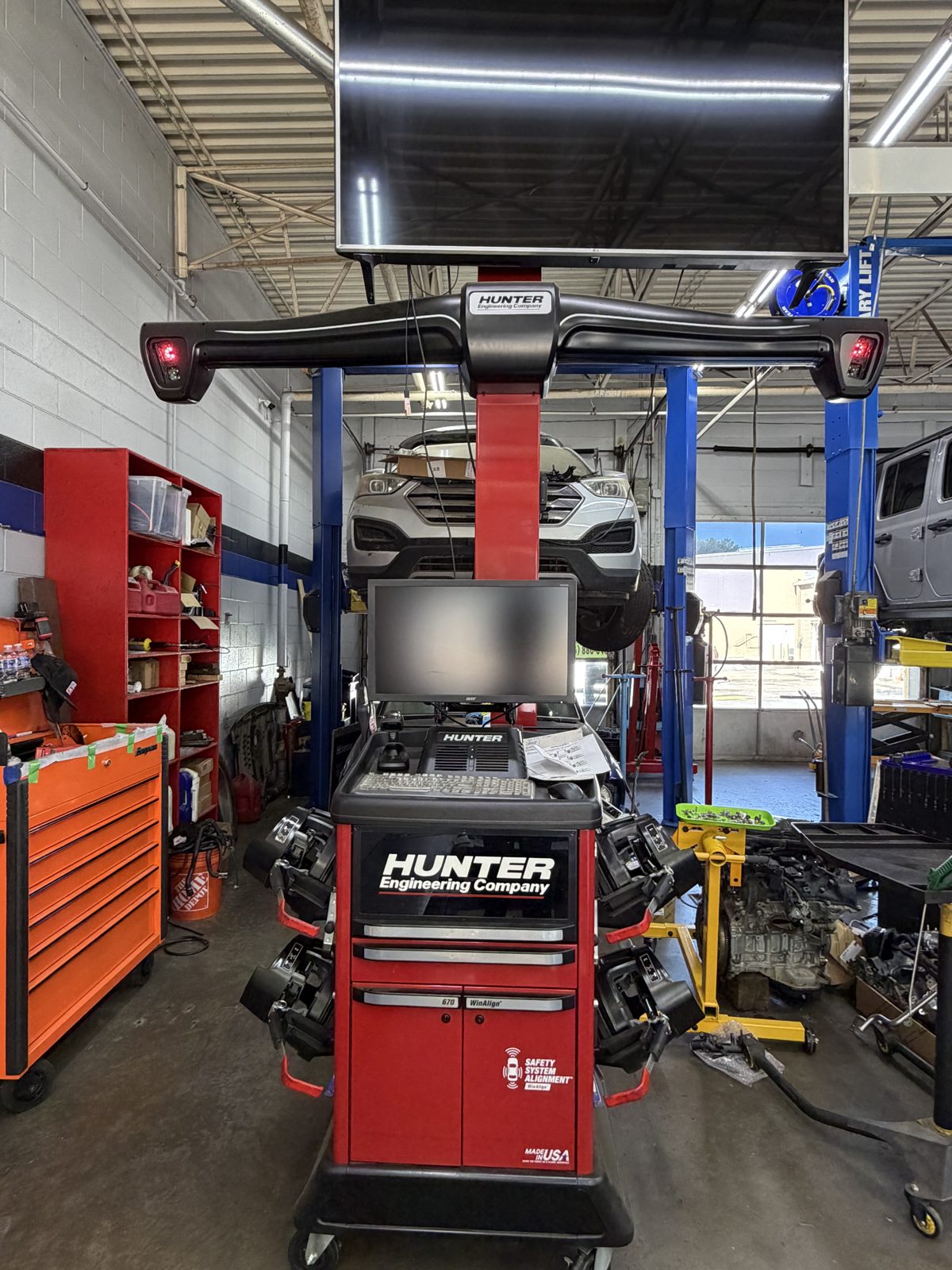 Hunter Engineering WinAlign alignment machine at Grand Tires